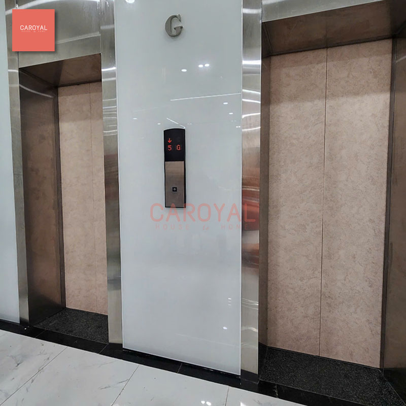 Dự án thi công vải dán tường CAROYAL cho thang máy văn phòng công ty Quận 3
