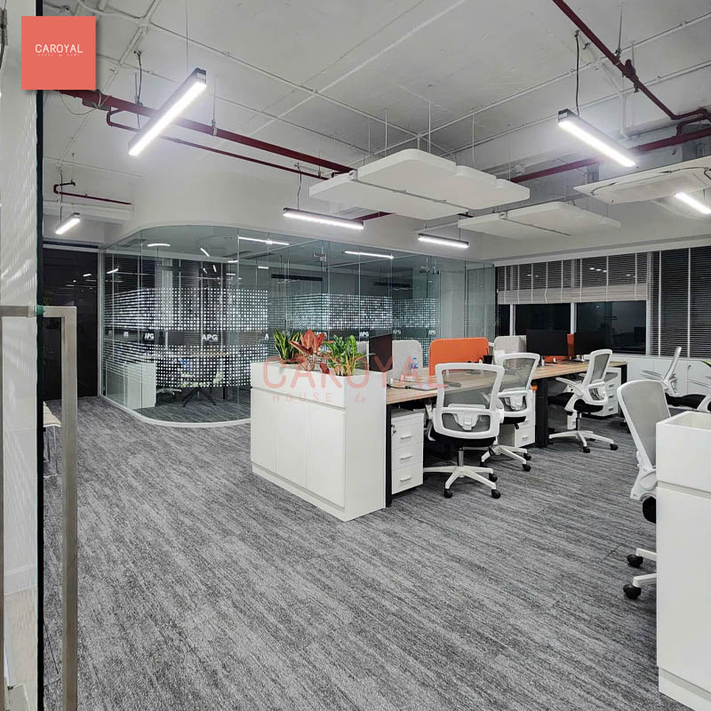 Dự án thi công vải dán tường CAROYAL cho thang máy văn phòng công ty Quận 3